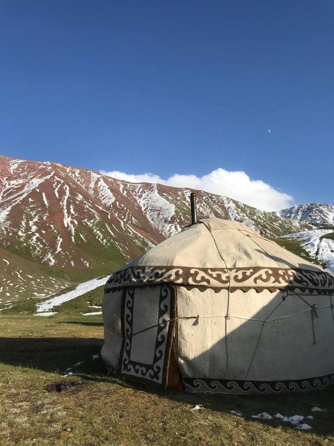 Pamir Nomad Yurt Camp Hotel Kara-Kavak Екстериор снимка